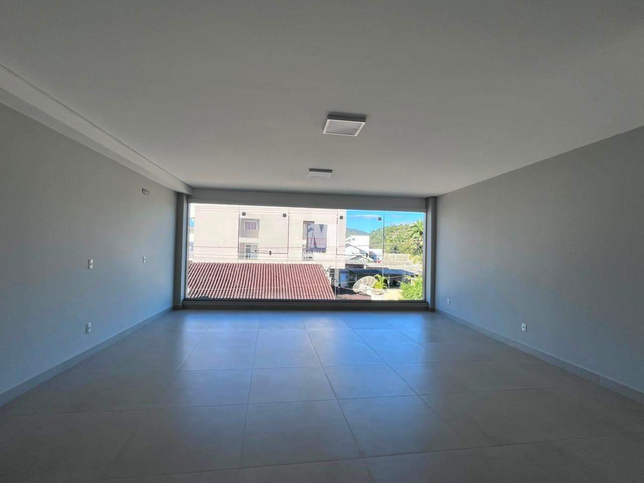 Sala Comercial de 49m² no bairro Centro, em Guabiruba | Eu Corretor
