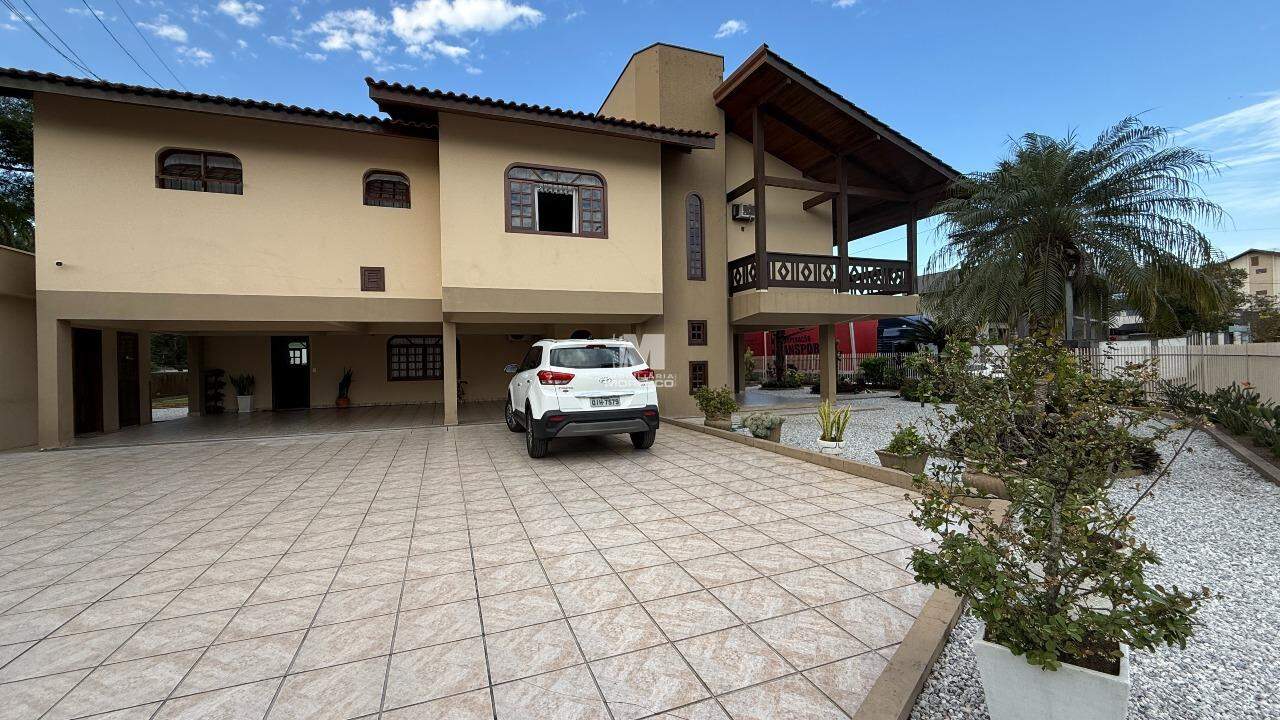 Casa à venda no bairro Jardim Maluche: 