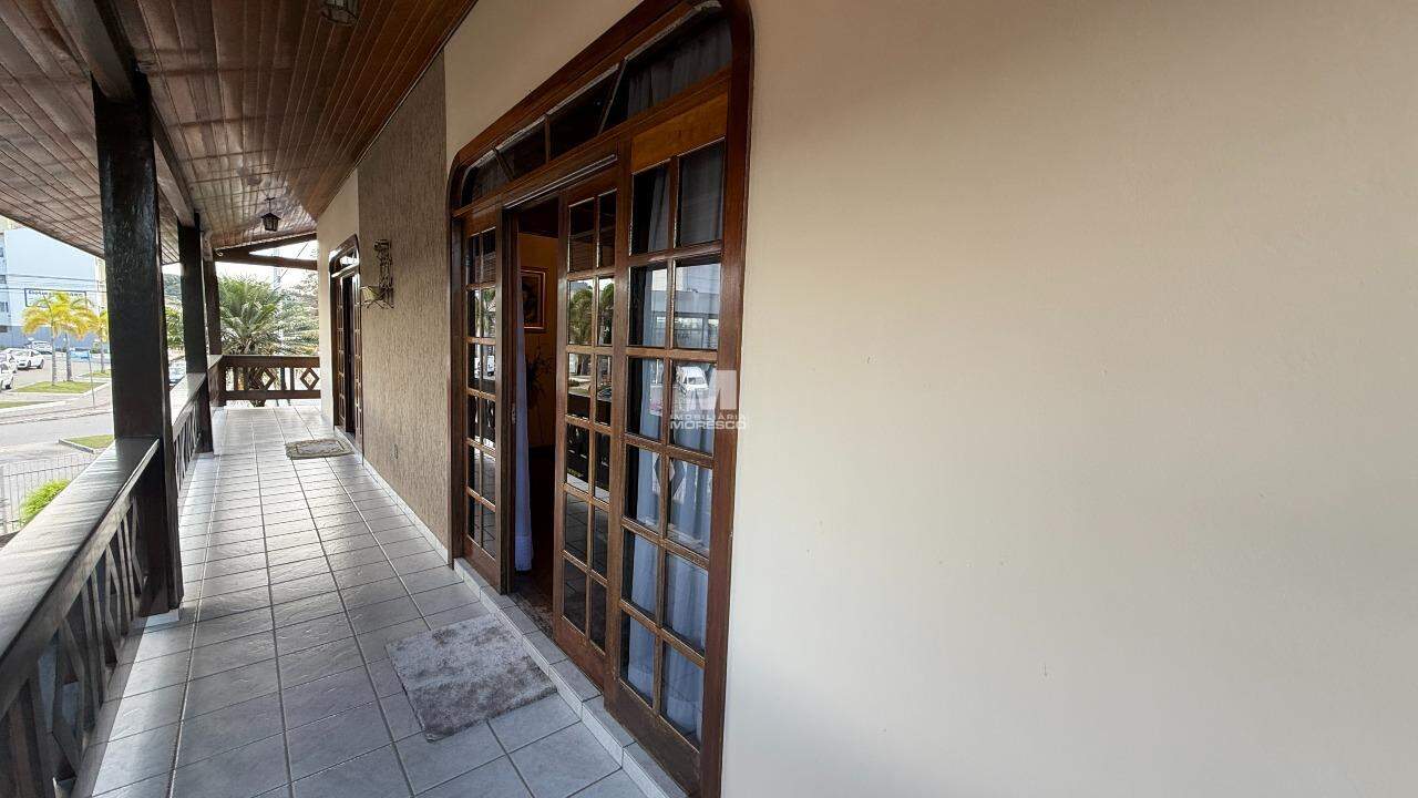 Casa à venda no bairro Jardim Maluche: 