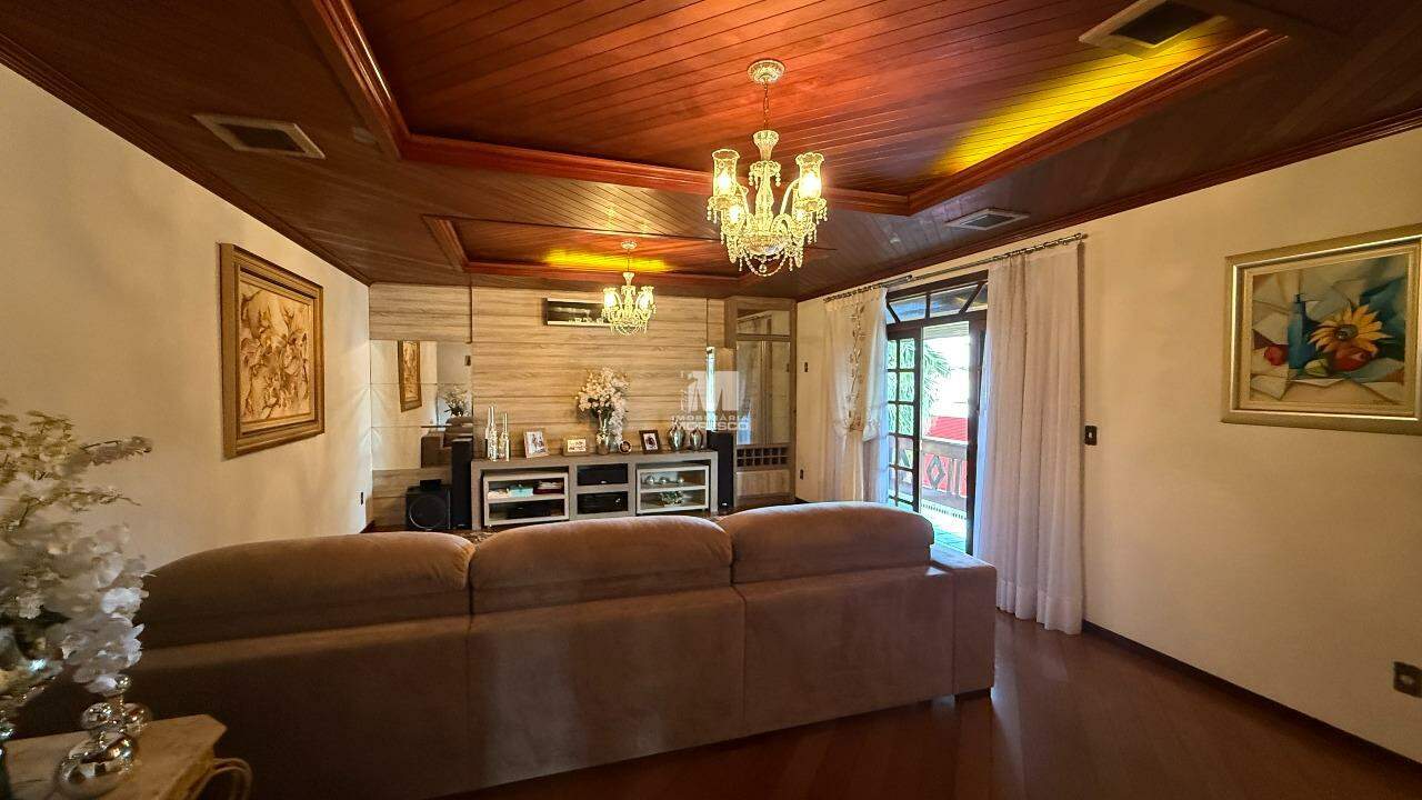 Casa à venda no bairro Jardim Maluche: 