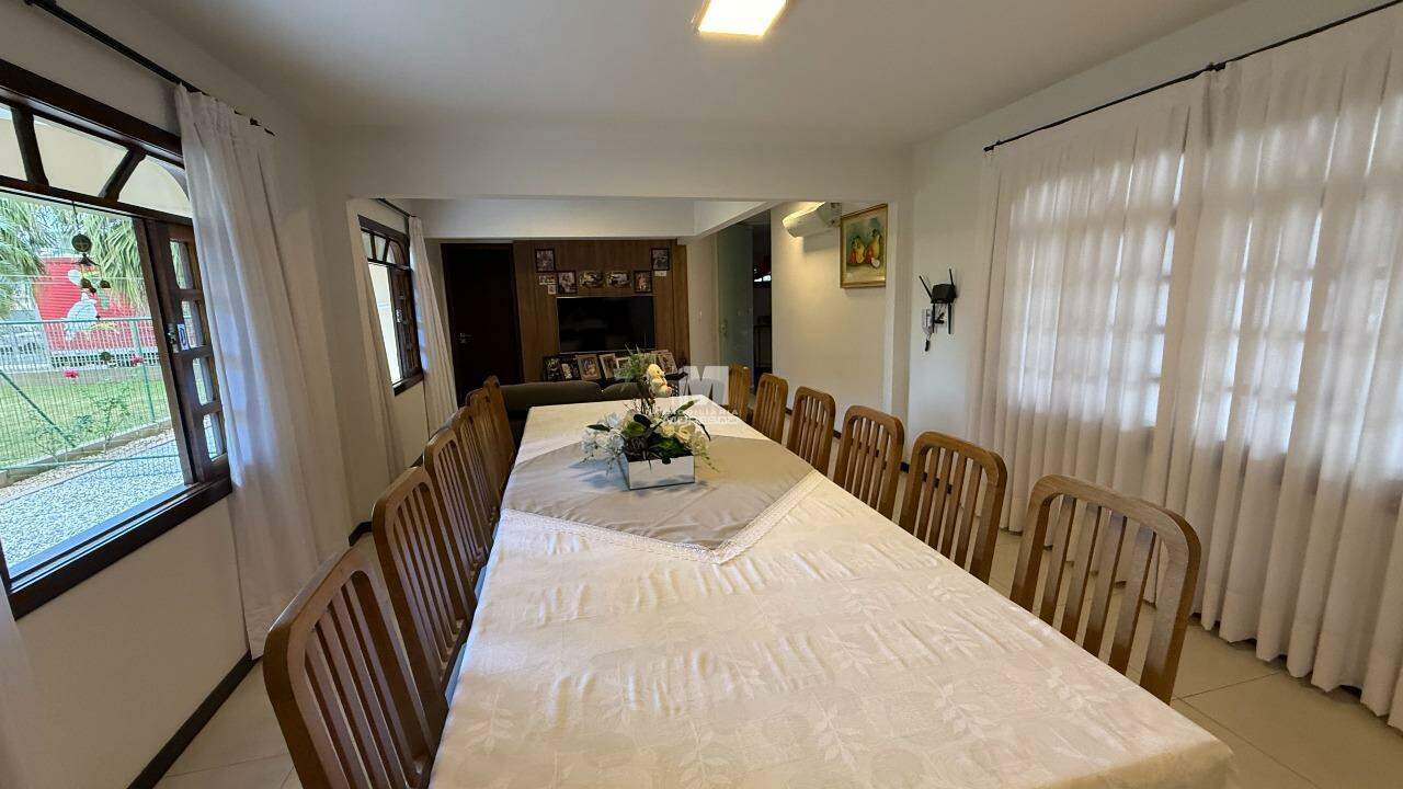 Casa à venda no bairro Jardim Maluche: 