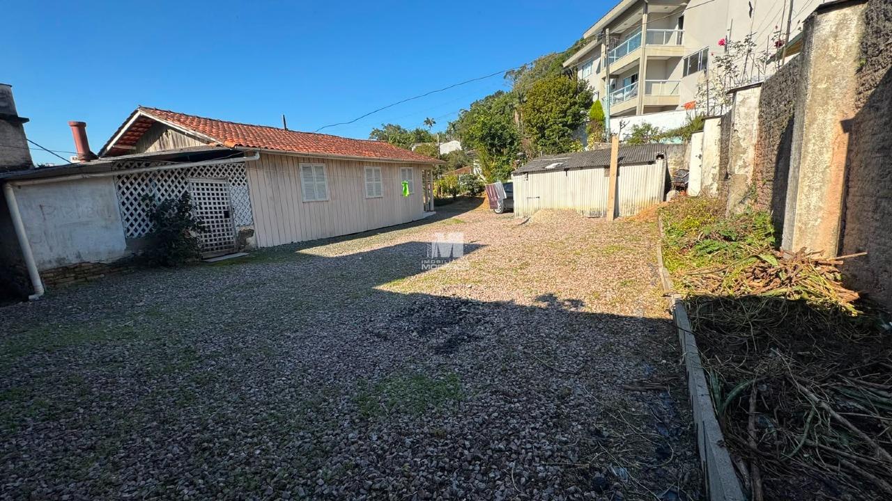 Terreno à venda no bairro Souza Cruz: 