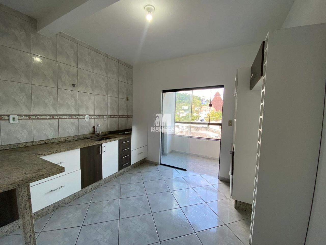 Apartamento à venda no bairro Santa Terezinha: 