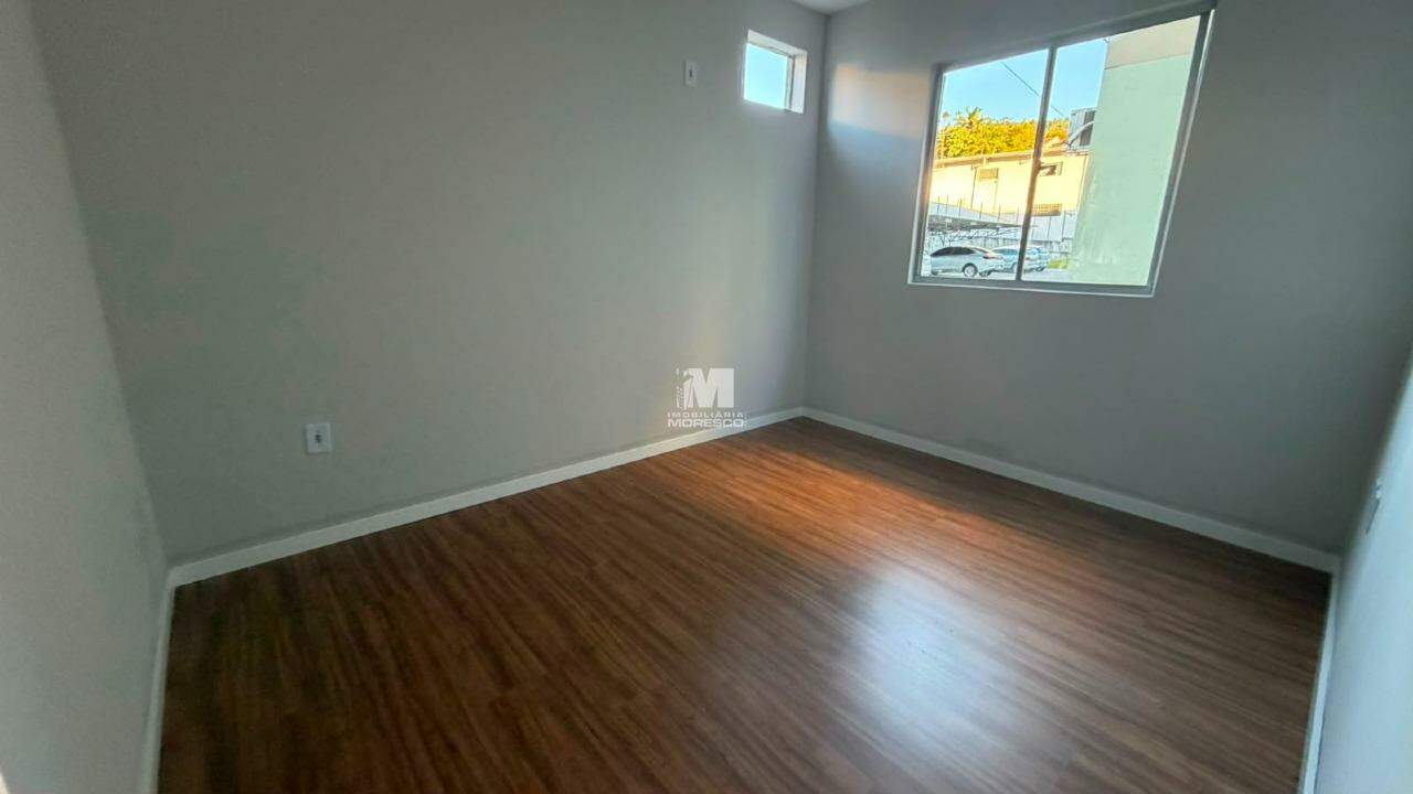Apartamento à venda no bairro Cedrinho: 
