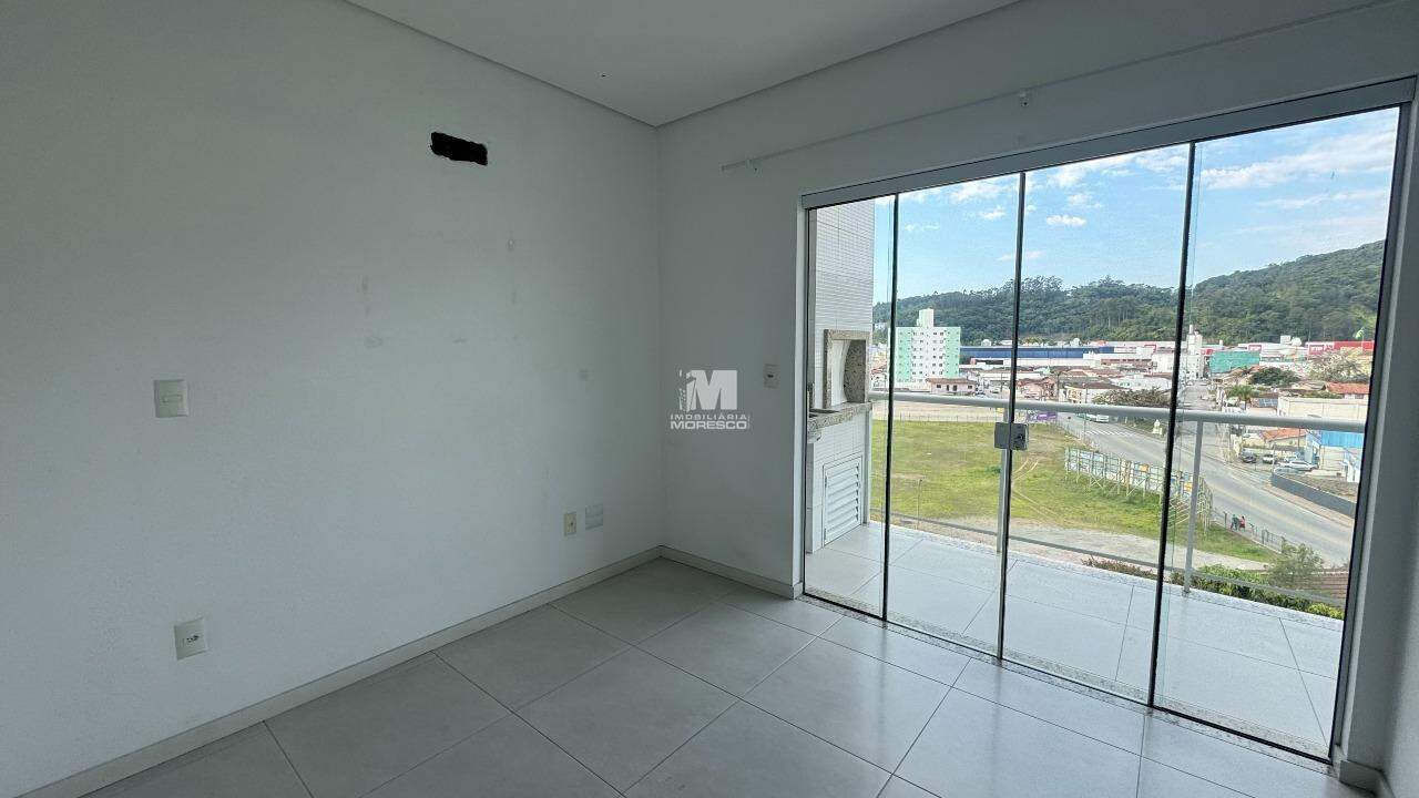 Apartamento à venda no bairro Santa Terezinha: