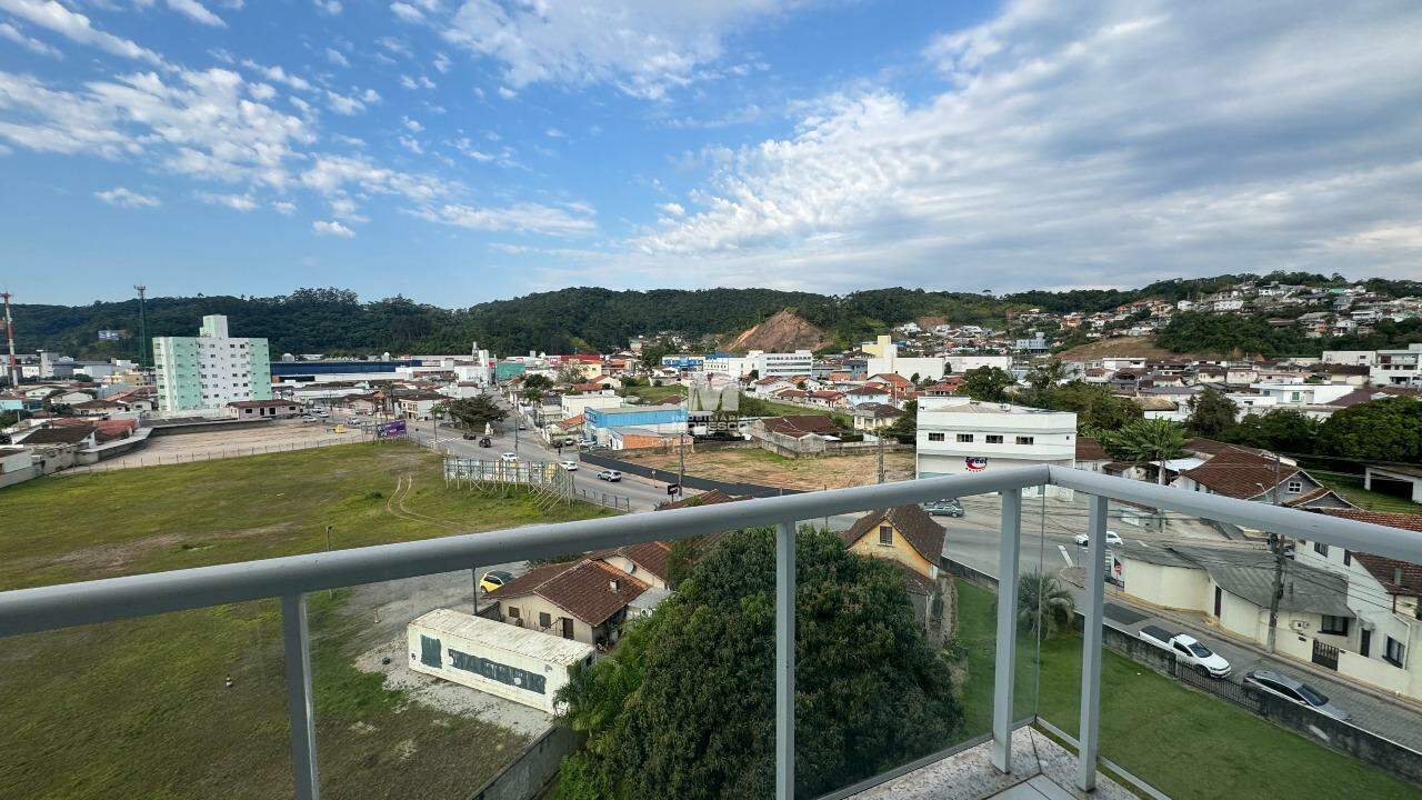 Apartamento à venda no bairro Santa Terezinha: