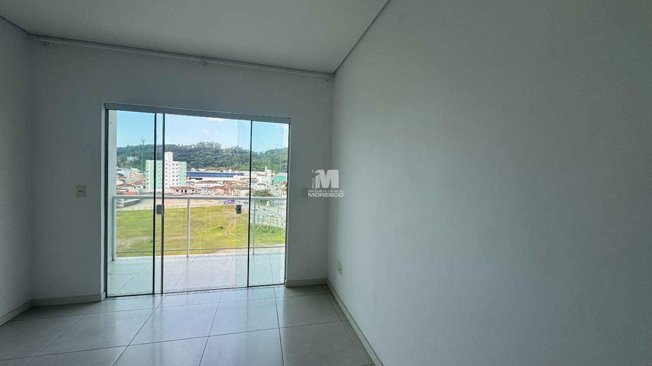 Apartamento à venda no bairro Santa Terezinha: