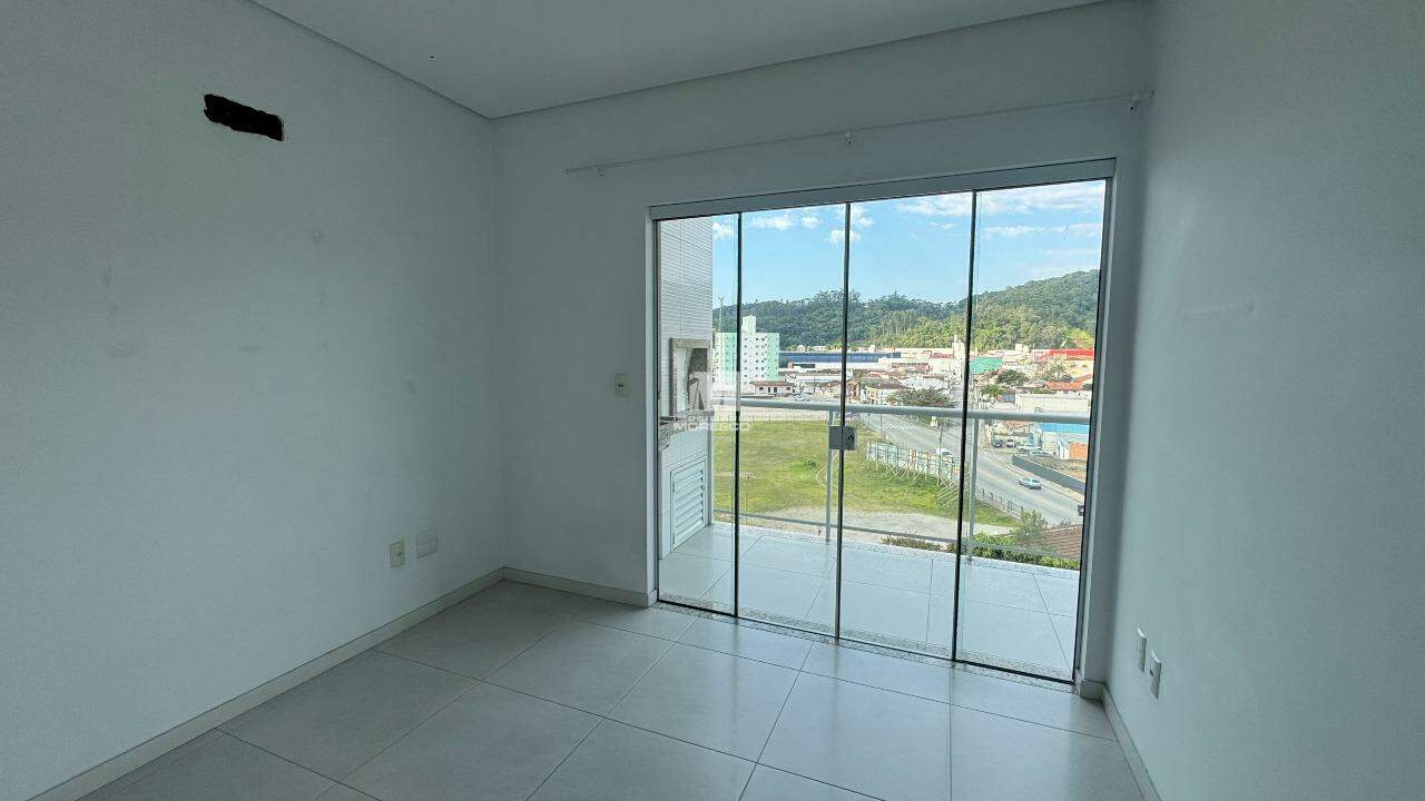 Apartamento à venda no bairro Santa Terezinha: