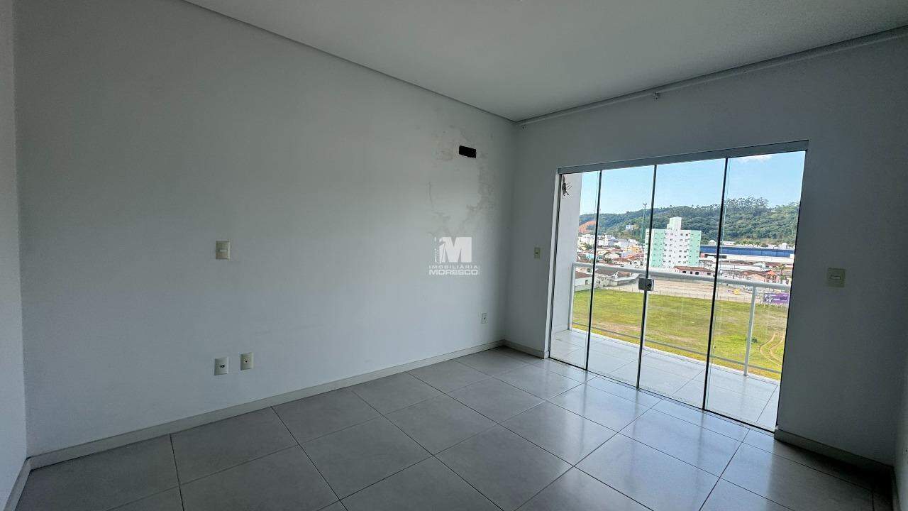 Apartamento à venda no bairro Santa Terezinha: