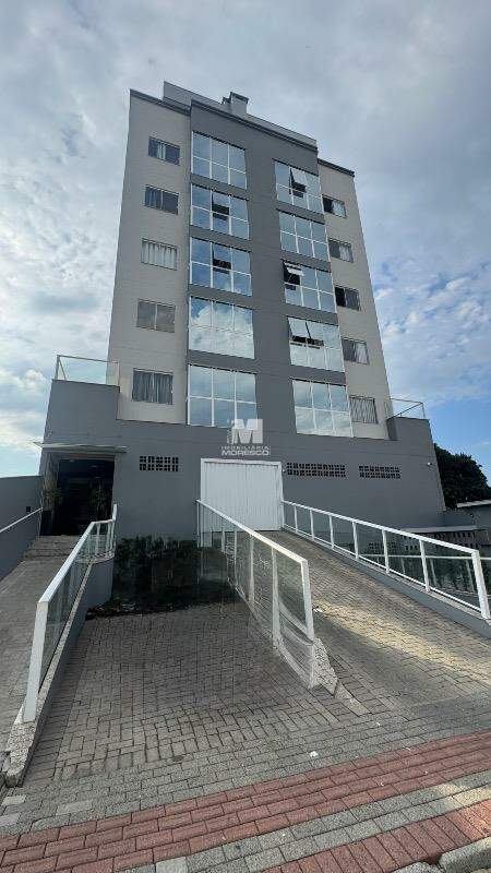 Apartamento à venda no bairro Santa Terezinha: 