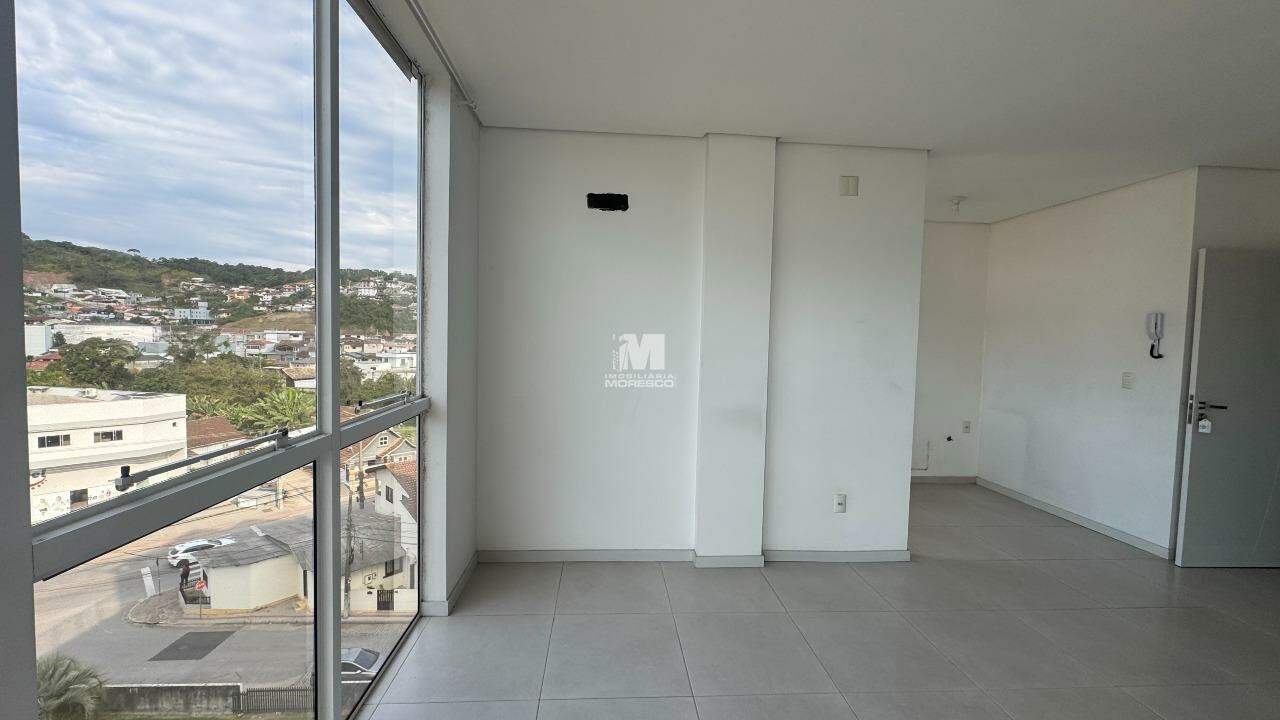 Apartamento à venda no bairro Santa Terezinha: