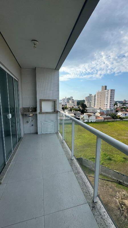 Apartamento à venda no bairro Santa Terezinha: