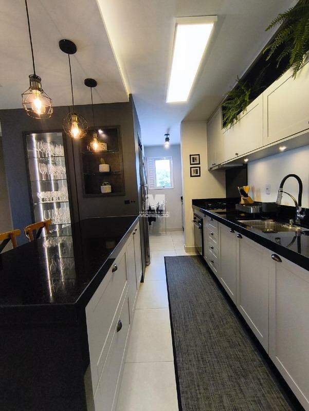 Apartamento à venda no bairro Centro I: 