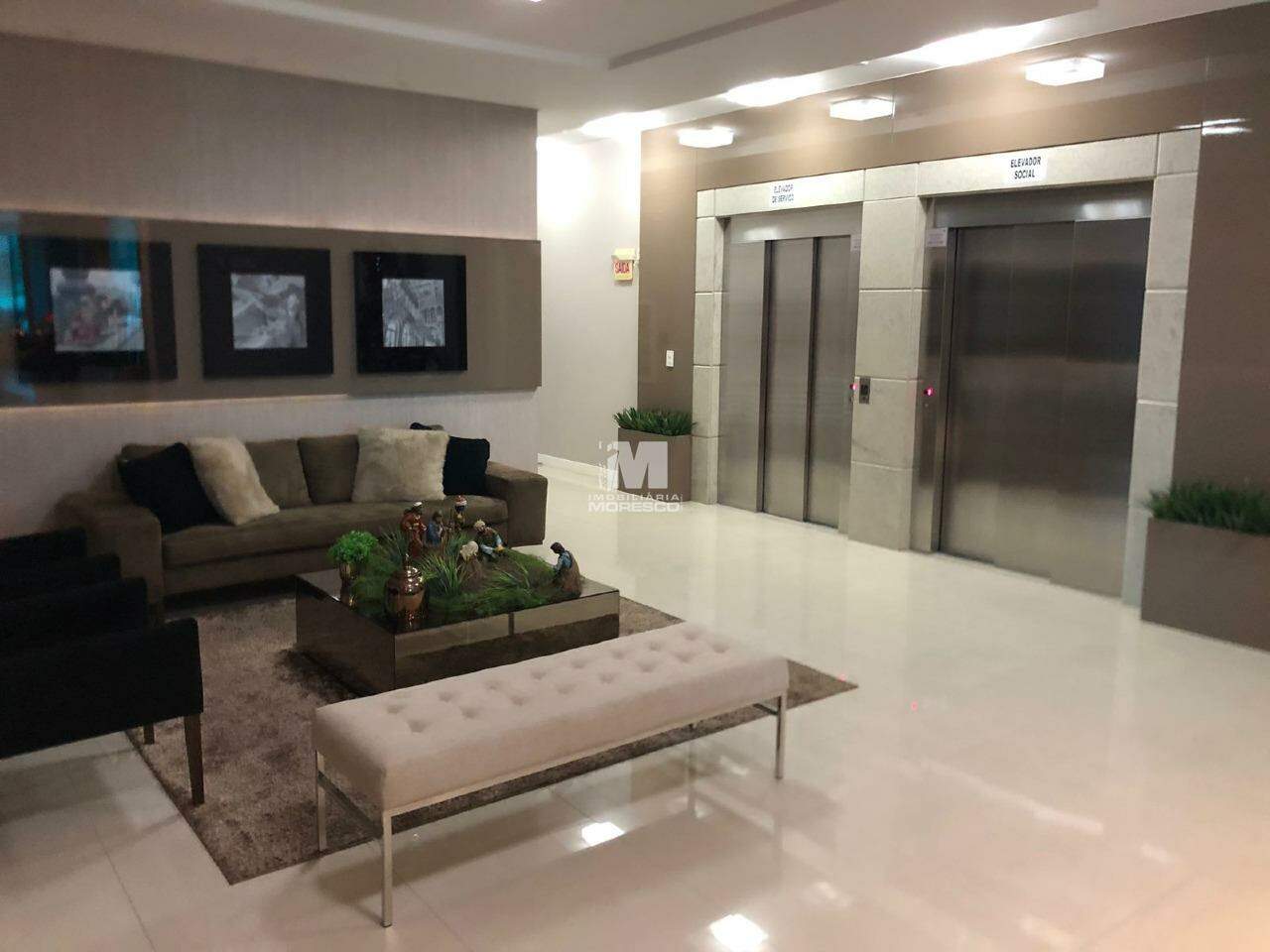 Apartamento para aluguel no bairro Centro I: Hall de Entrada