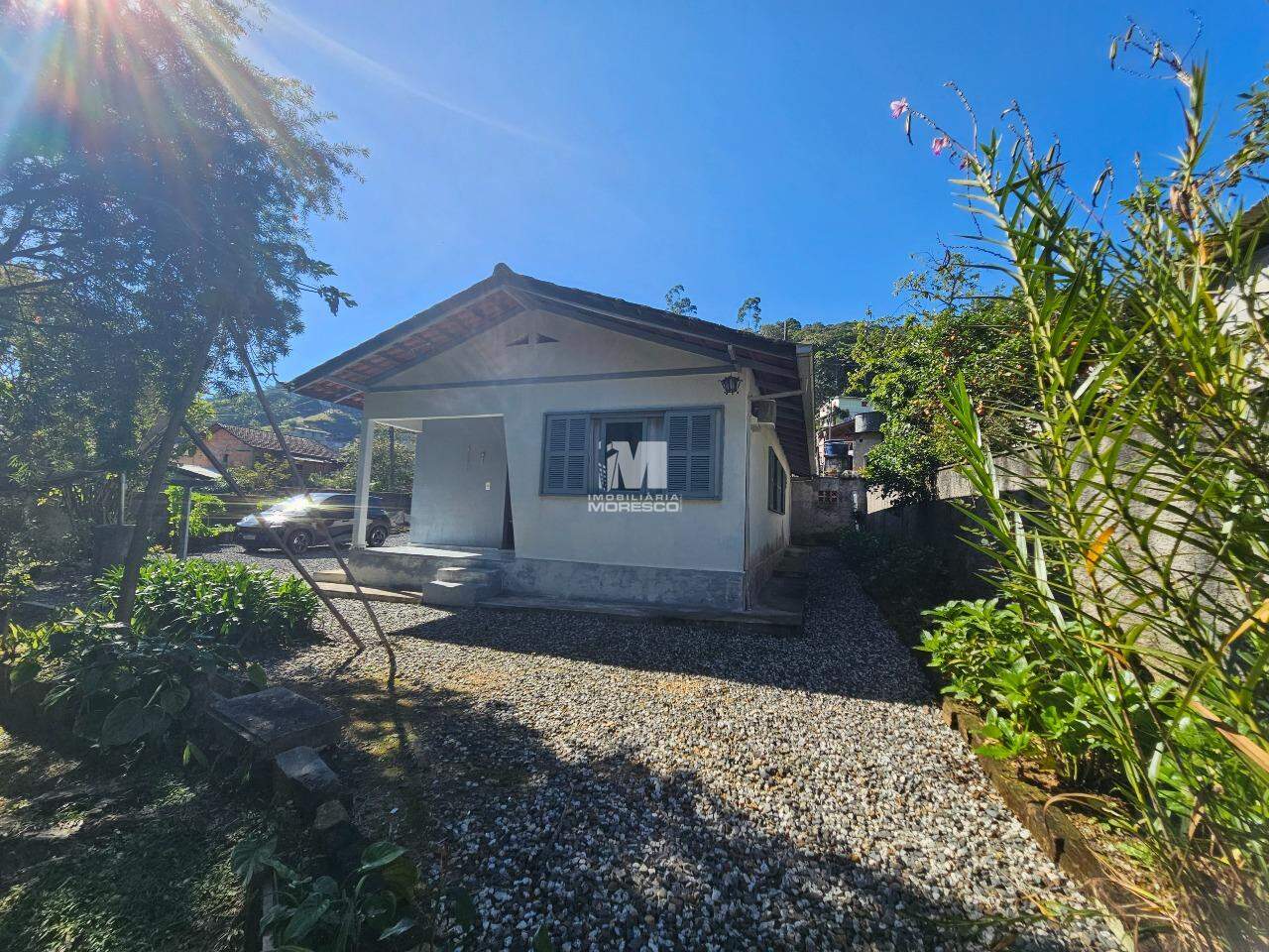 Casa à venda no bairro Santa Luzia: 