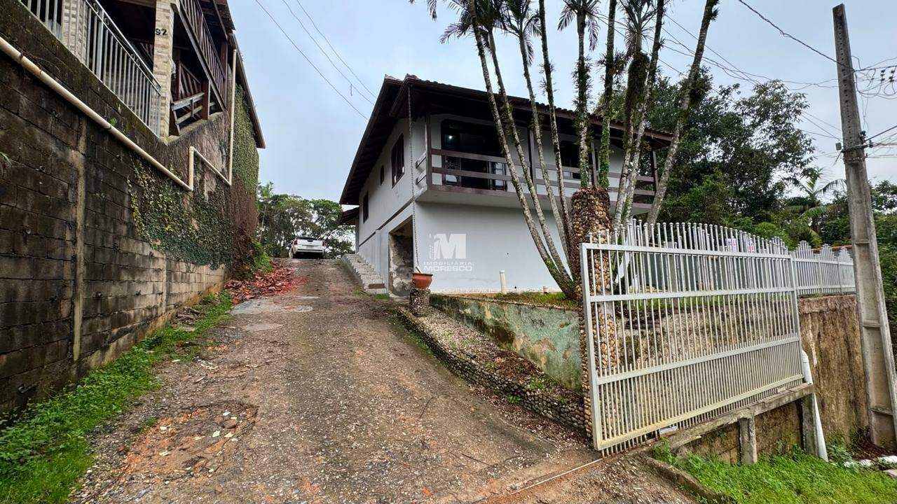 Casa à venda no bairro Steffen: 