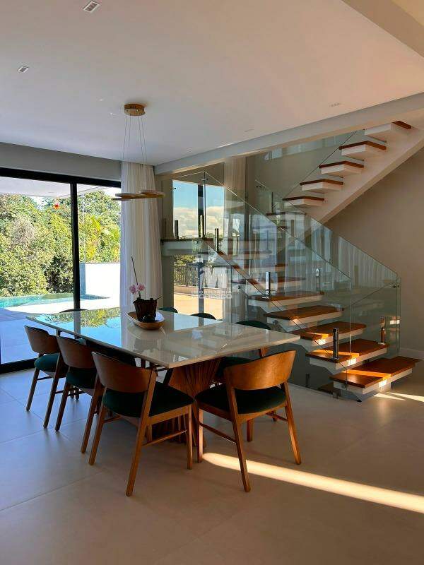 Casa à venda no bairro Azambuja: