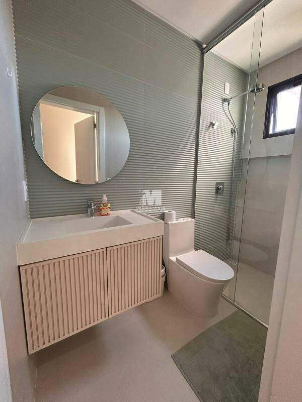 Casa à venda no bairro Azambuja:
