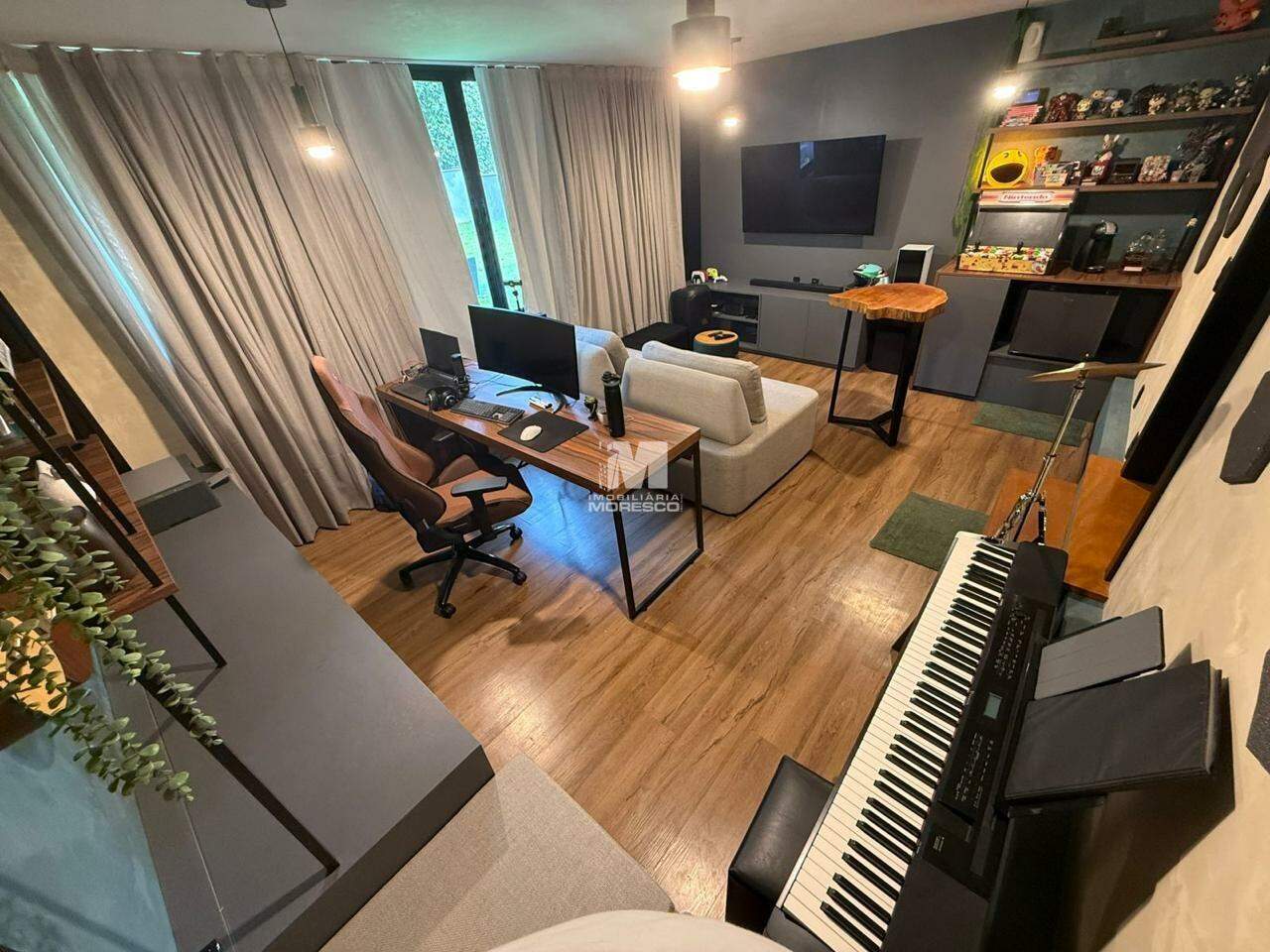 Casa à venda no bairro Azambuja: