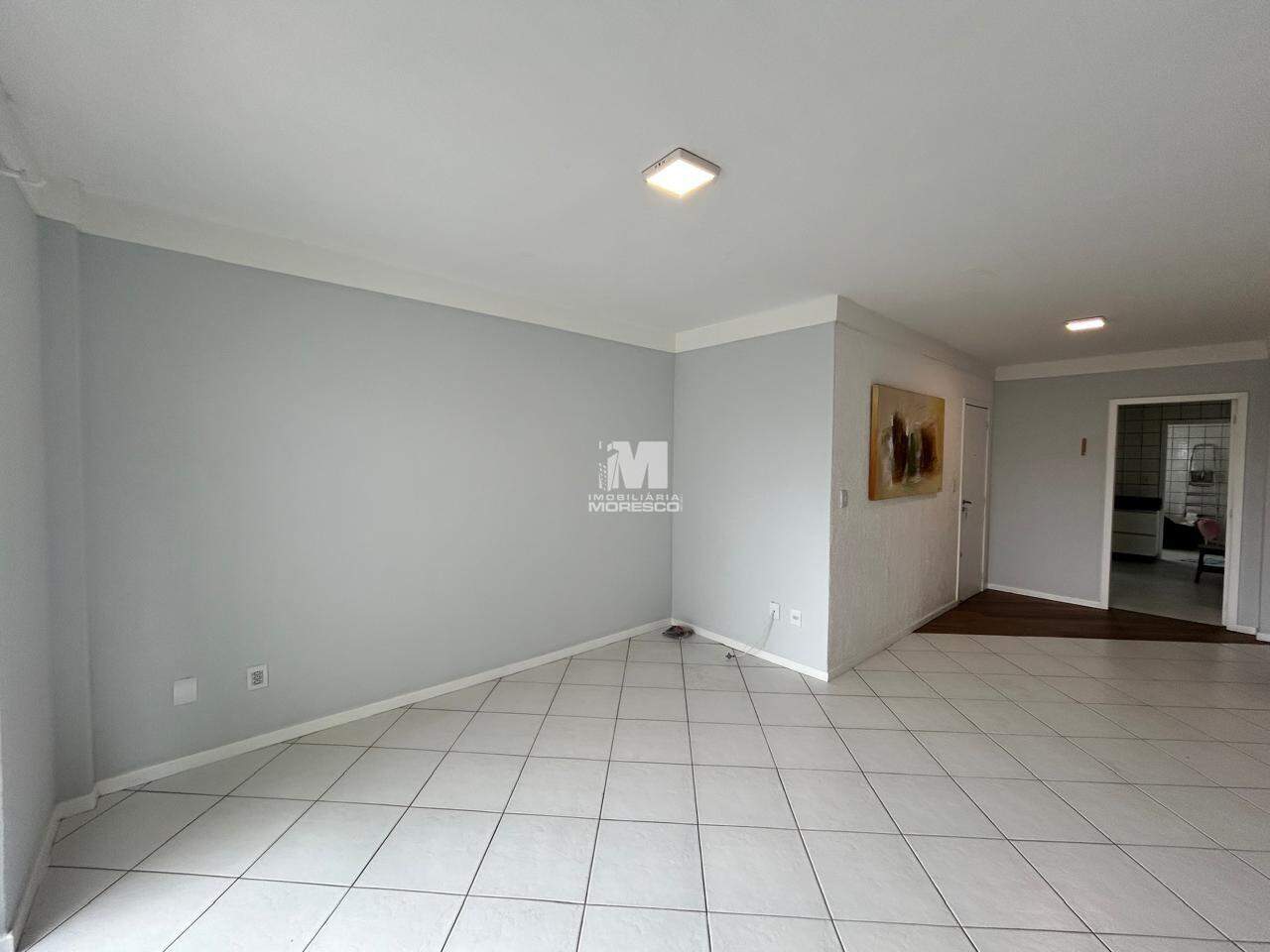 Apartamento para aluguel no bairro Centro: 
