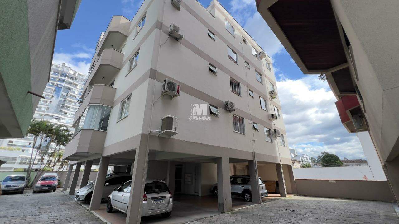 Apartamento para aluguel no bairro Centro: 