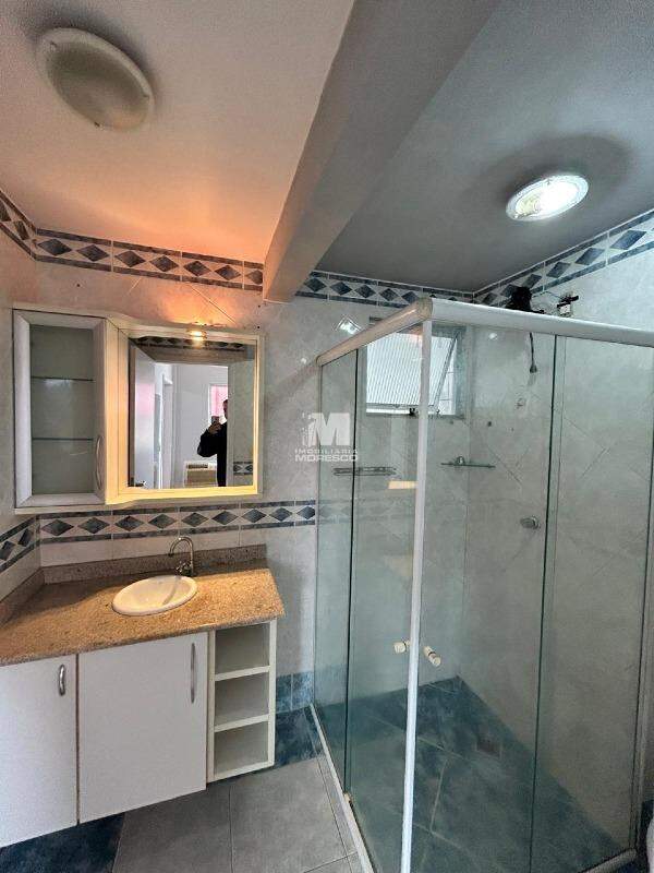 Apartamento para aluguel no bairro Centro: 