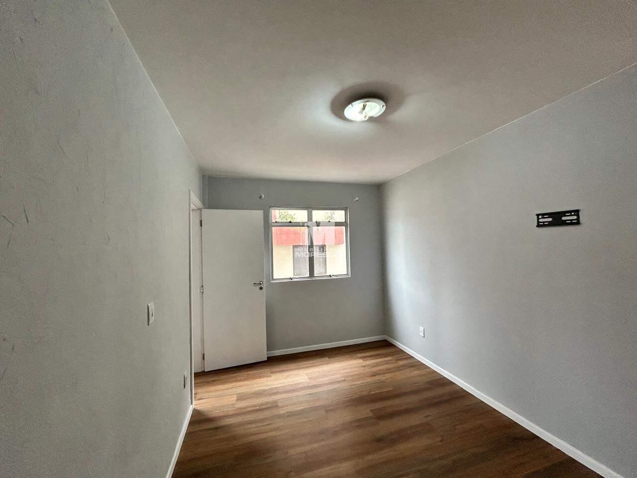 Apartamento para aluguel no bairro Centro: 