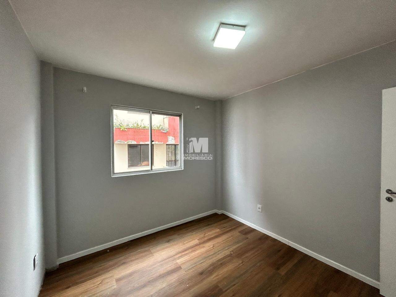 Apartamento para aluguel no bairro Centro: 
