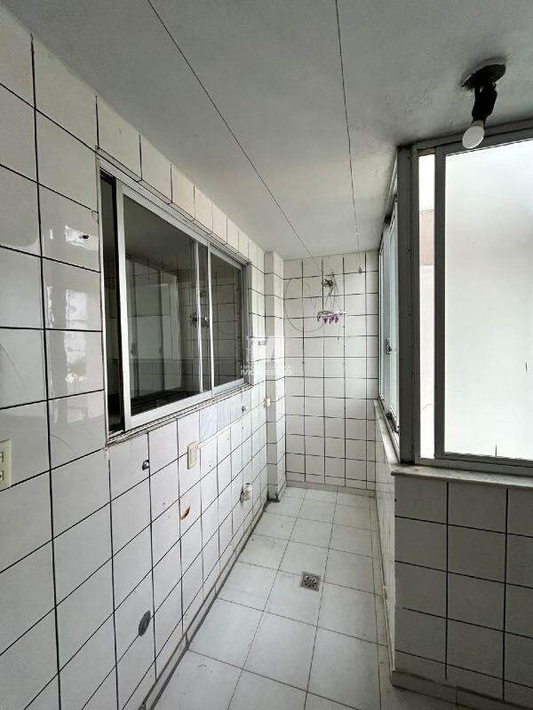 Apartamento para aluguel no bairro Centro: 