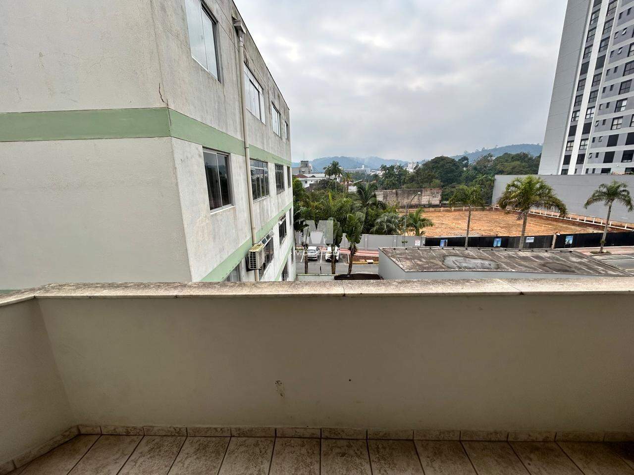 Apartamento para aluguel no bairro Centro: 