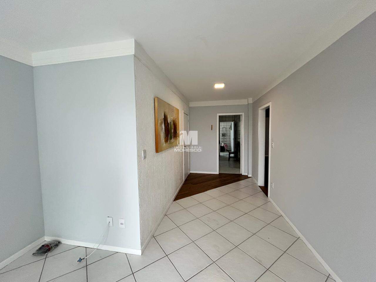 Apartamento para aluguel no bairro Centro: 
