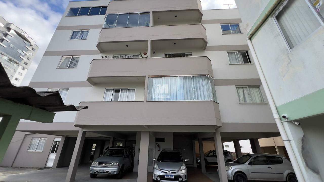 Apartamento para aluguel no bairro Centro: 