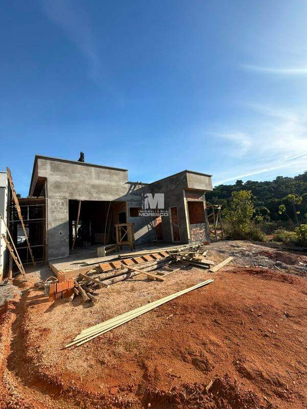 Casa à venda no bairro Primeiro de Maio: