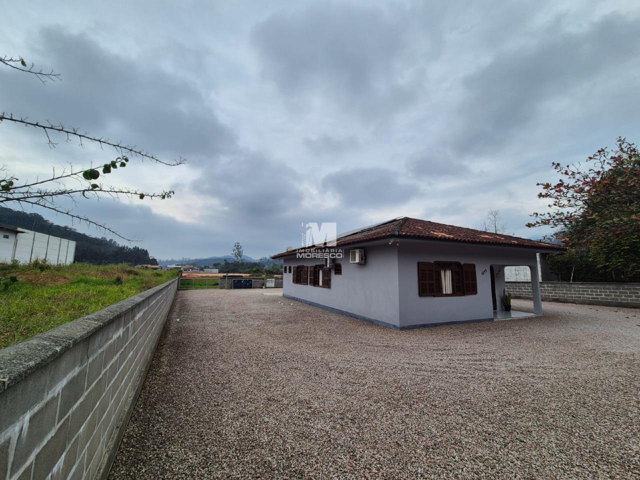 Casa Comercial à venda no bairro Guabiruba Sul: 