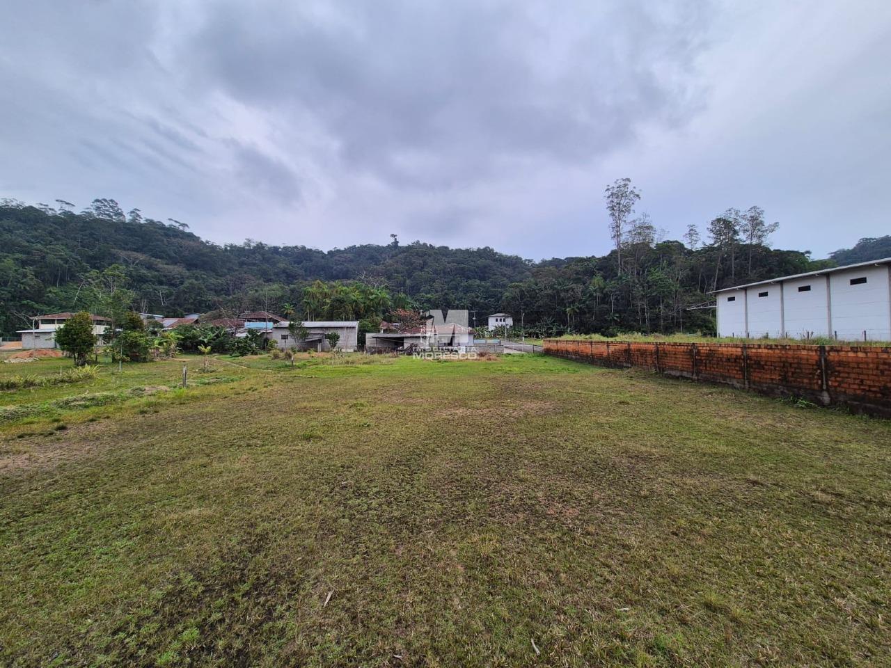 Casa Comercial à venda no bairro Guabiruba Sul: 