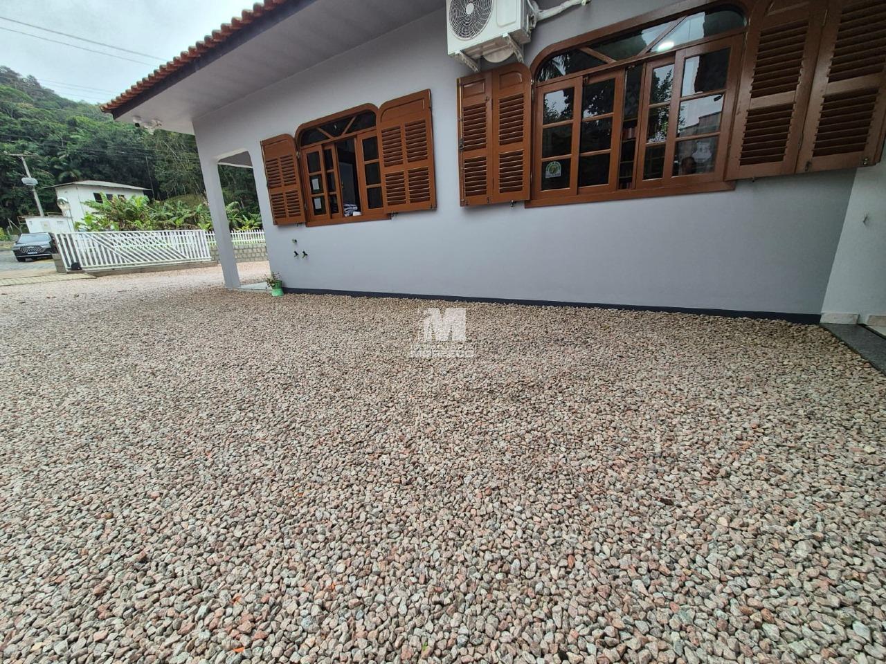 Casa Comercial à venda no bairro Guabiruba Sul: 