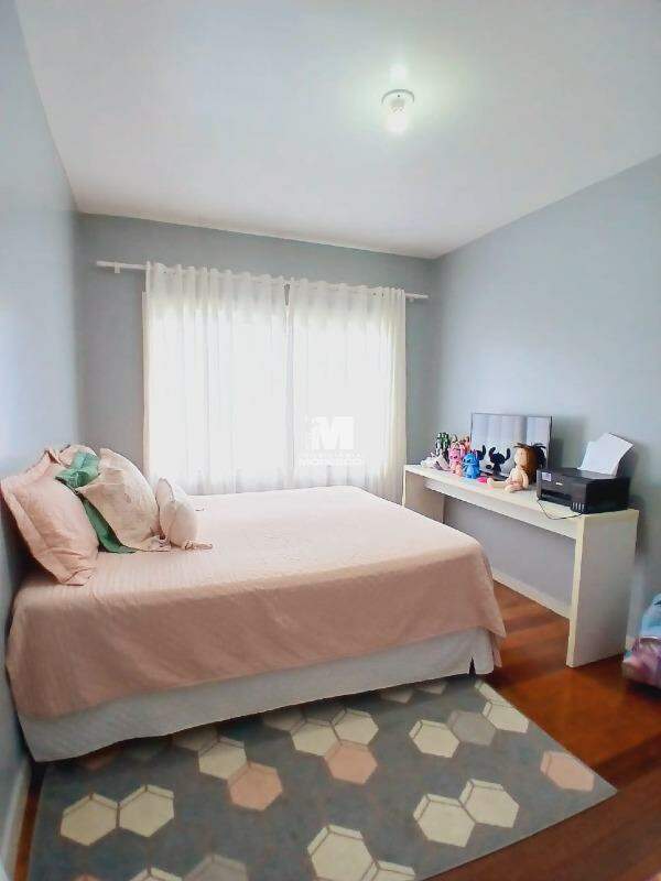 Casa à venda no bairro Paquetá: