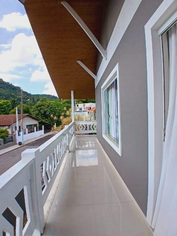 Casa à venda no bairro Paquetá: