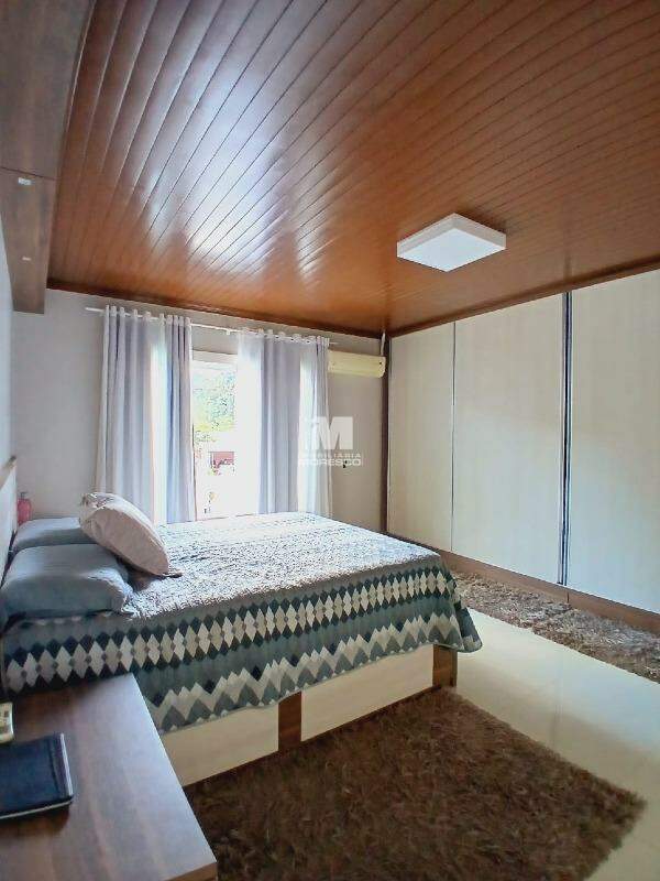 Casa à venda no bairro Paquetá: