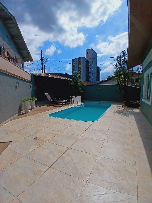 Casa à venda no bairro Paquetá: