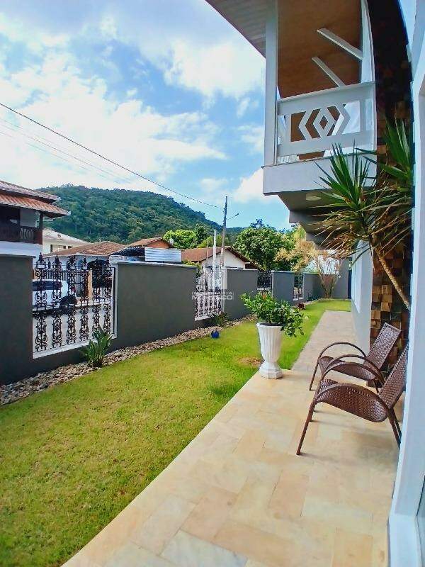 Casa à venda no bairro Paquetá: