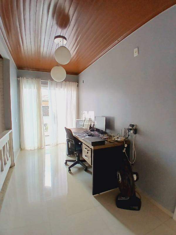 Casa à venda no bairro Paquetá: