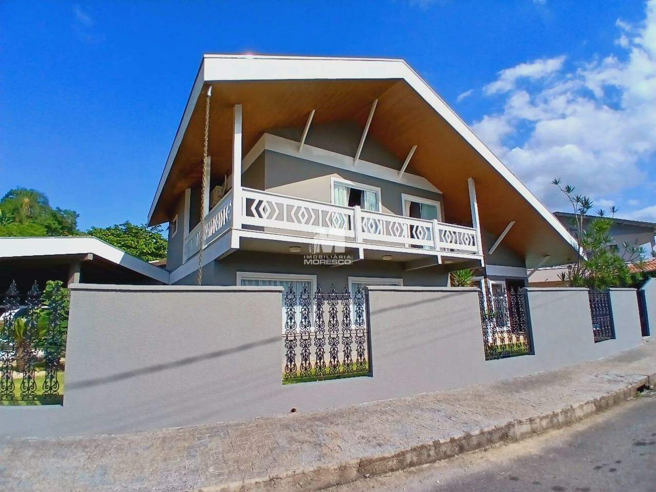 Casa à venda no bairro Paquetá: