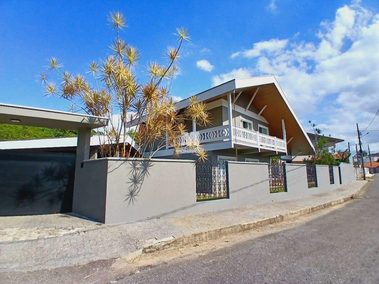 Casa à venda no bairro Paquetá: 