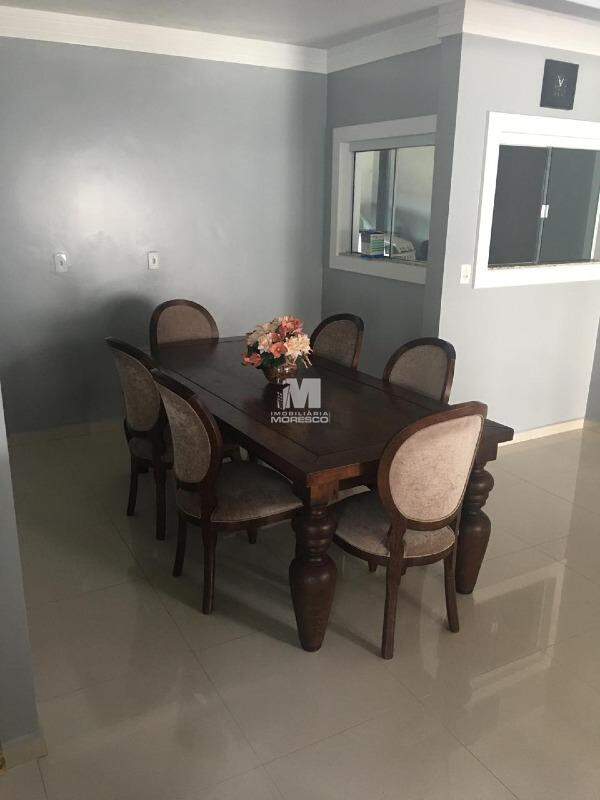 Casa à venda no bairro Paquetá: