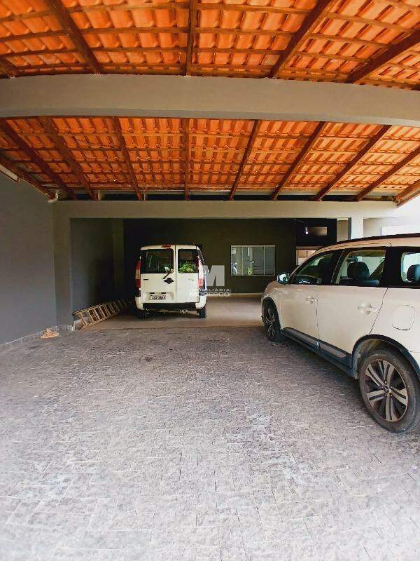Casa à venda no bairro Paquetá: