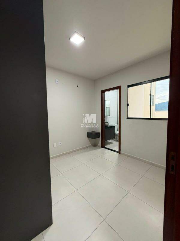 Casa à venda no bairro Limeira Baixa: