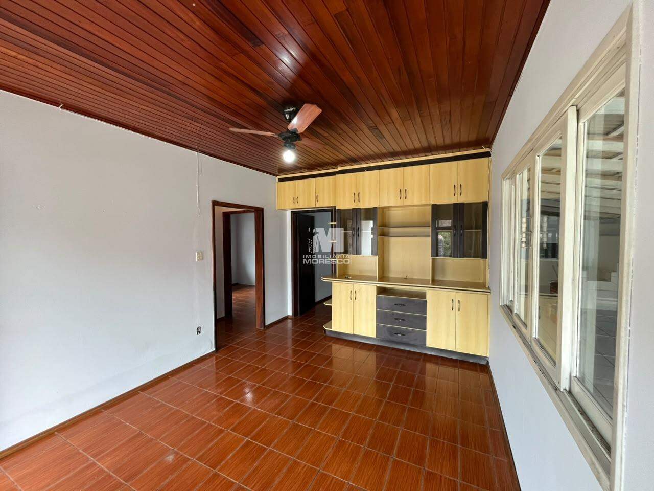 Casa para aluguel no bairro Santa Terezinha: 