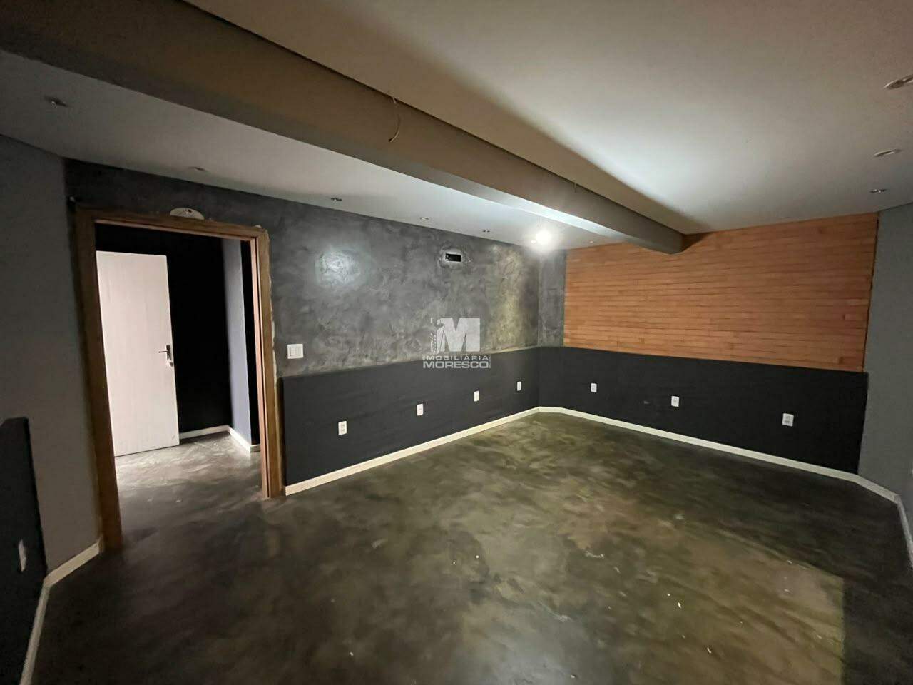 Casa para aluguel no bairro Santa Terezinha: 