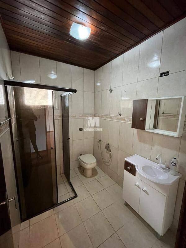 Casa para aluguel no bairro Santa Terezinha: 